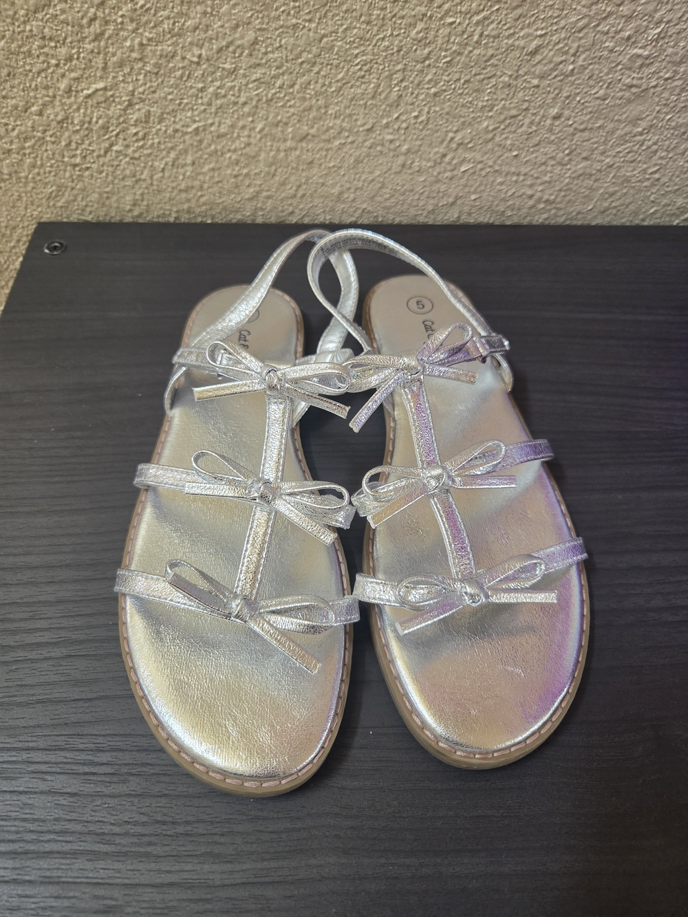 Cat & Jack Silver Metallic Bow Sandals Size 5 Kids Or 7 Womens